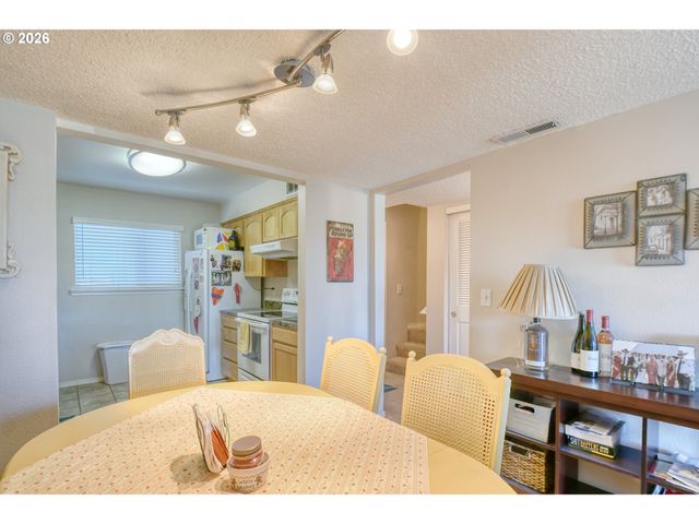 1900 Nw CARDEN Ave 2, Pendleton, OR 97801
