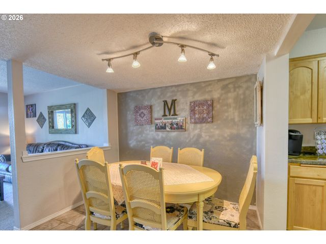 1900 Nw CARDEN Ave 2, Pendleton, OR 97801