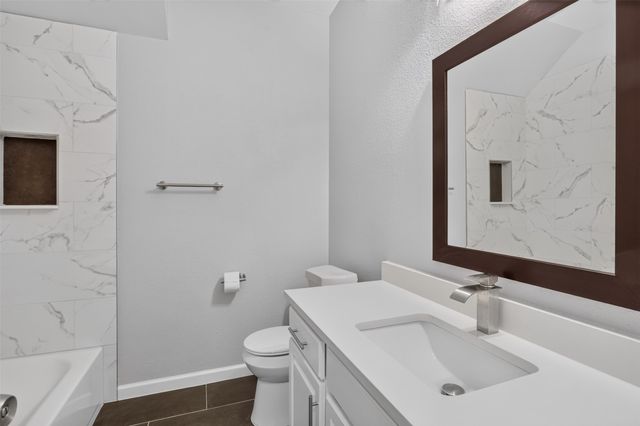 308 Hardeman Boulevard, Justin, TX 76247