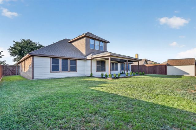 308 Hardeman Boulevard, Justin, TX 76247