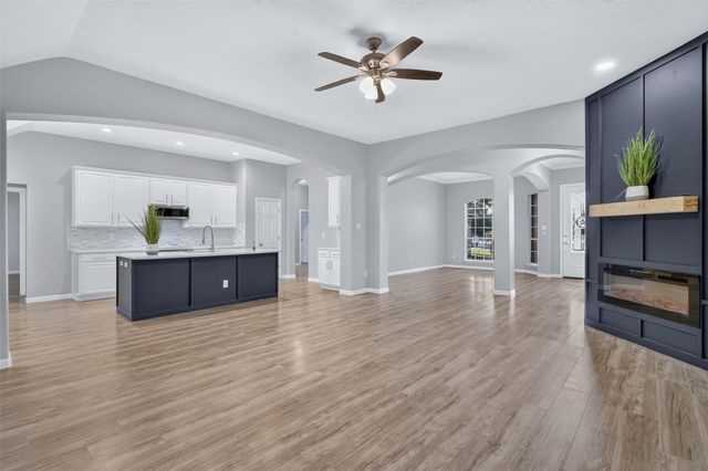 308 Hardeman Boulevard, Justin, TX 76247