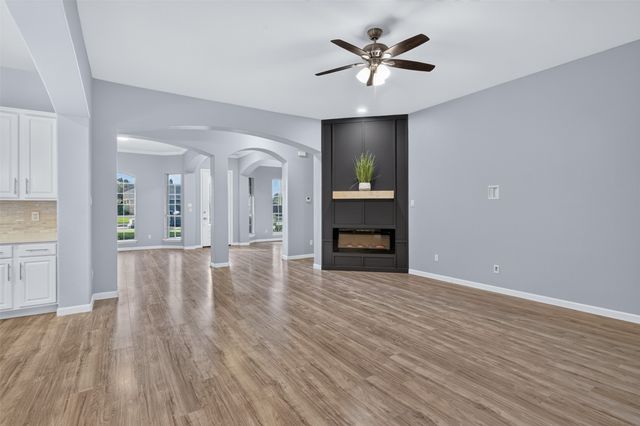 308 Hardeman Boulevard, Justin, TX 76247