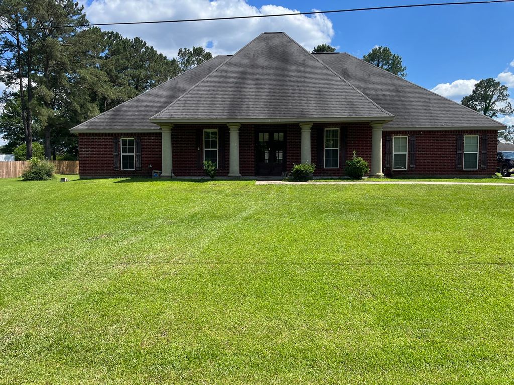 130 Carter Dr, Leesville, LA 71446