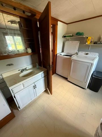 1201 Grand Street, Guthrie Center, IA 50115