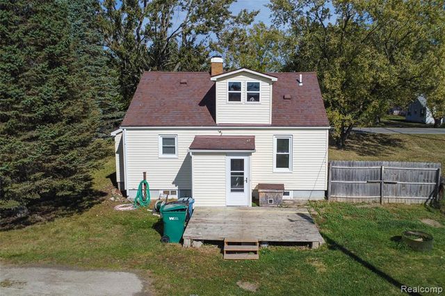 9710 E Newburg Road, Durand, MI 48429