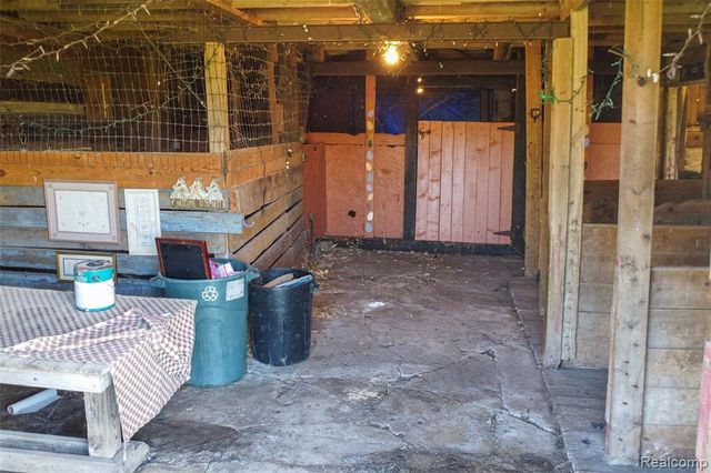 9710 E Newburg Road, Durand, MI 48429