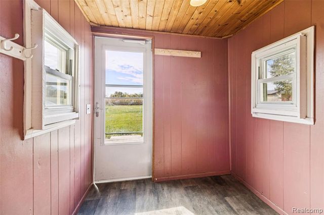 9710 E Newburg Road, Durand, MI 48429