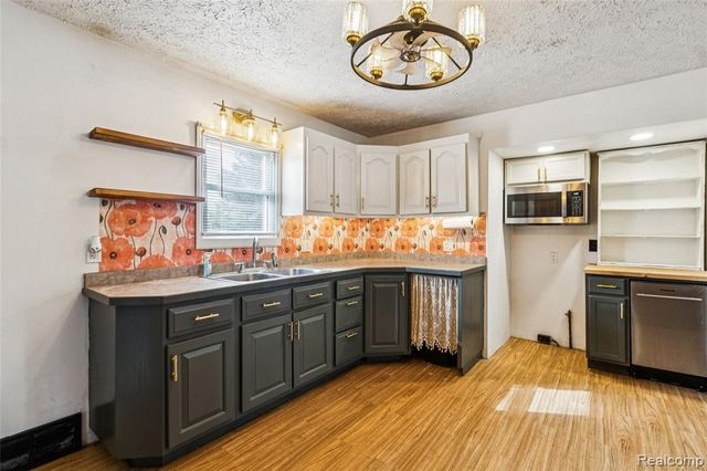 9710 E Newburg Road, Durand, MI 48429