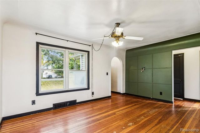 9710 E Newburg Road, Durand, MI 48429