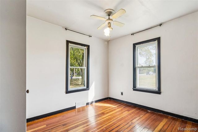 9710 E Newburg Road, Durand, MI 48429