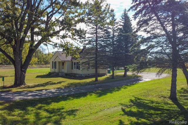 9710 E Newburg Road, Durand, MI 48429