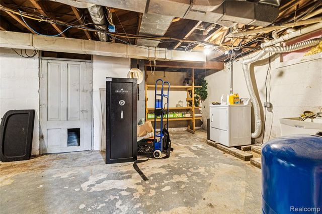 9710 E Newburg Road, Durand, MI 48429