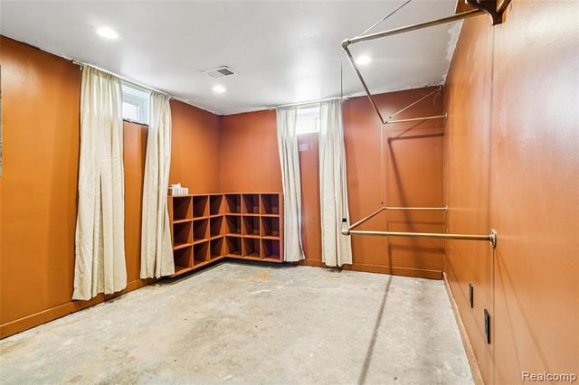 9710 E Newburg Road, Durand, MI 48429