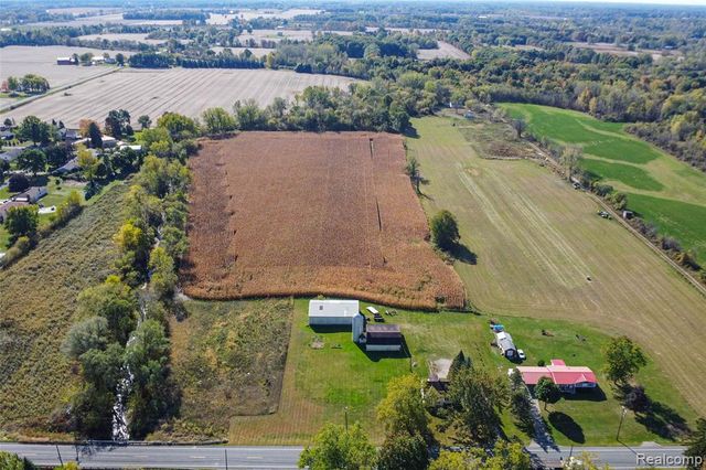 9710 E Newburg Road, Durand, MI 48429