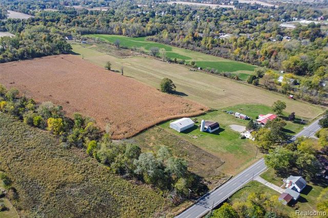 9710 E Newburg Road, Durand, MI 48429