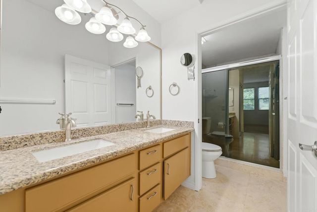 680 Camino De La Reina 2201, San Diego, CA 92108