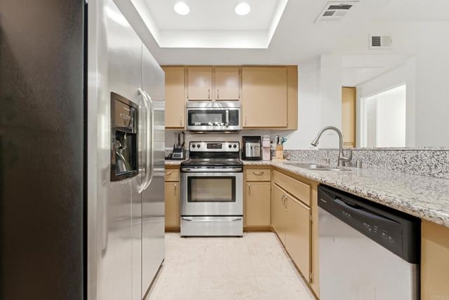 680 Camino De La Reina 2201, San Diego, CA 92108