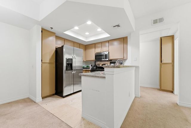 680 Camino De La Reina 2201, San Diego, CA 92108