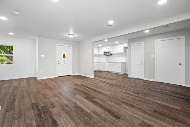 808 Bluebonnet Lane, Mesquite, TX 75149