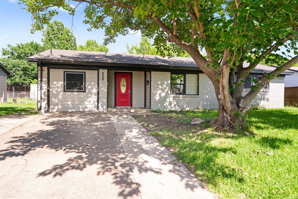 808 Bluebonnet Lane, Mesquite, TX 75149