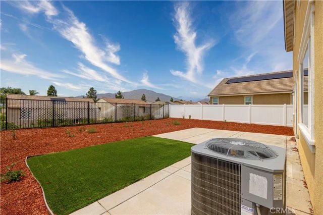 2957 Flagstaff, Jurupa Valley, CA 92509