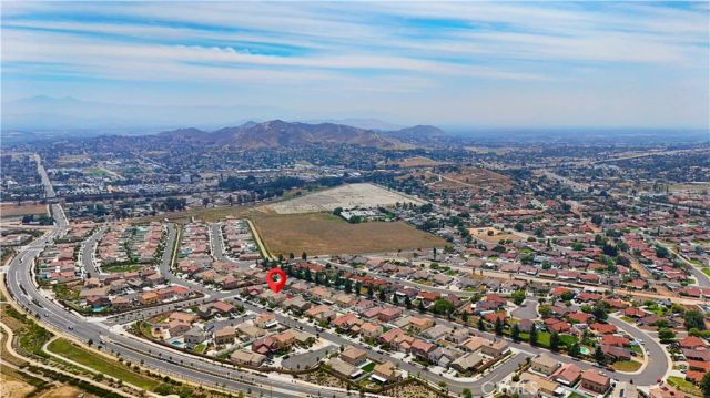 2957 Flagstaff, Jurupa Valley, CA 92509