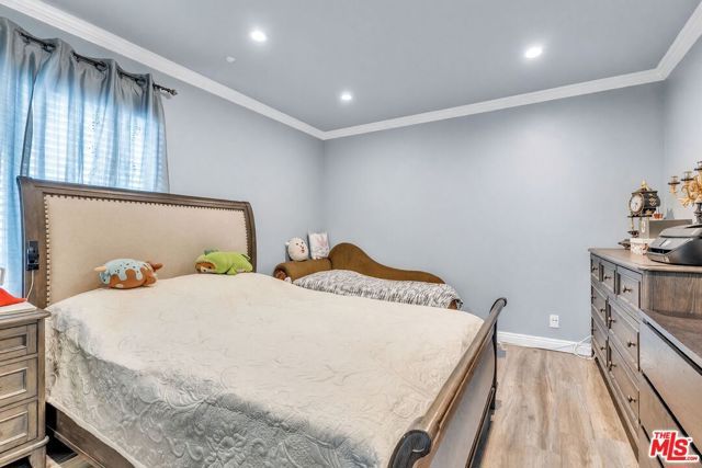14610 Erwin Street 211, Los Angeles, CA 91411