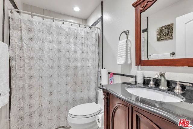14610 Erwin Street 211, Los Angeles, CA 91411