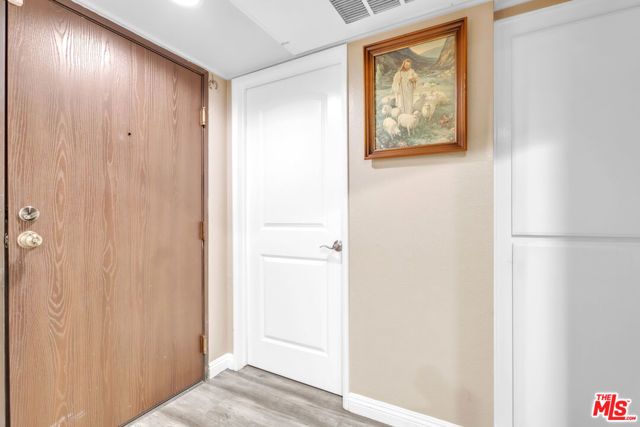 14610 Erwin Street 211, Los Angeles, CA 91411
