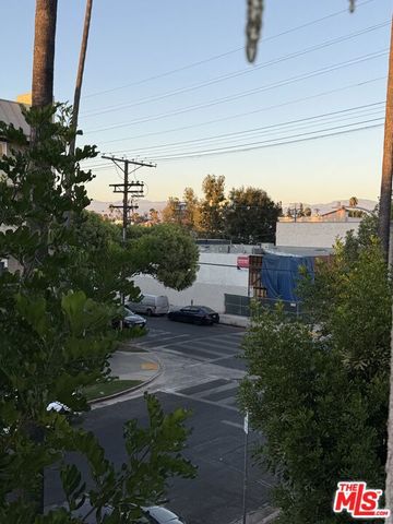 14610 Erwin Street 211, Los Angeles, CA 91411