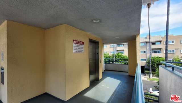 14610 Erwin Street 211, Los Angeles, CA 91411