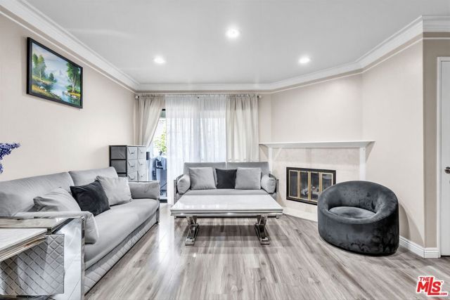 14610 Erwin Street 211, Los Angeles, CA 91411