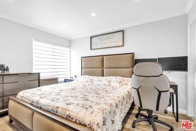 14610 Erwin Street 211, Los Angeles, CA 91411