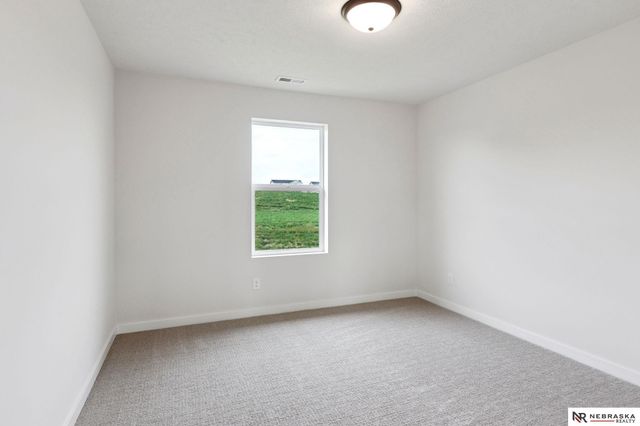 11218 N 162 Street, Bennington, NE 68007