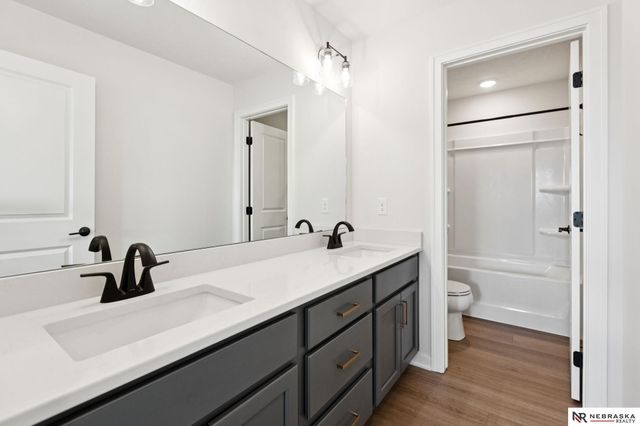 11218 N 162 Street, Bennington, NE 68007