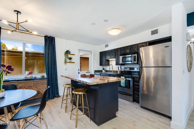 6815 E 2ND Street 3, Scottsdale, AZ 85251