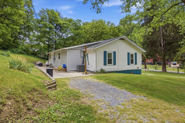 309 W Schmitt Road, Rossville, GA 30741