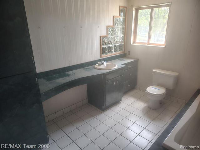 16803 Normandy Street, Detroit, MI 48221