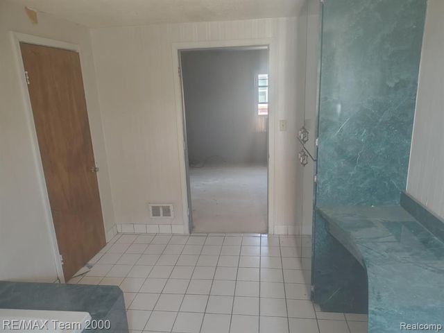 16803 Normandy Street, Detroit, MI 48221
