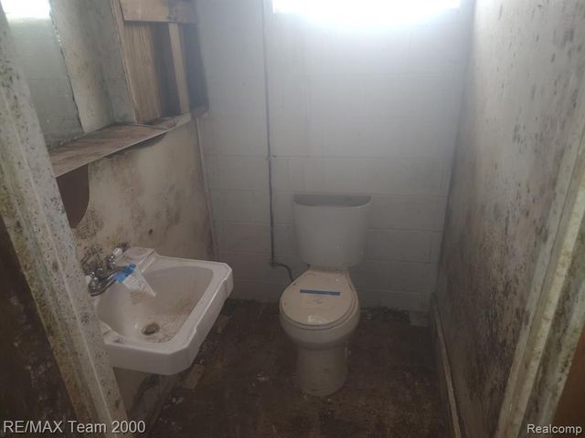 16803 Normandy Street, Detroit, MI 48221