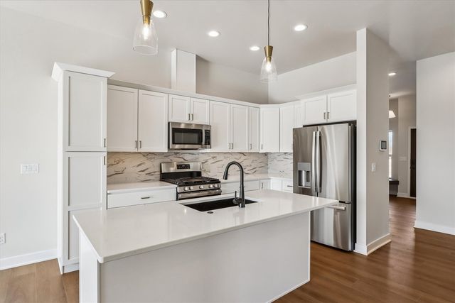 1013 Highland Trail, Solon, IA 52333