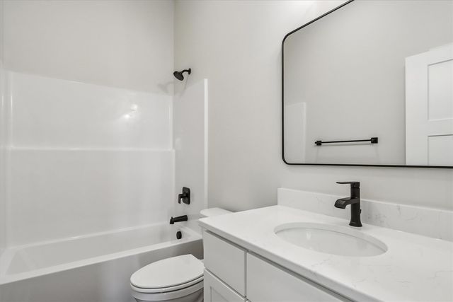 1013 Highland Trail, Solon, IA 52333