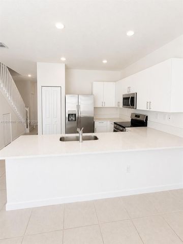 2840 SE 26th Ter, Homestead, FL 33035