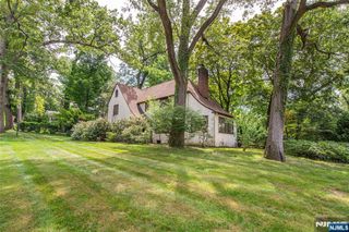 140 Valley View Avenue, Ridgewood, NJ 07450