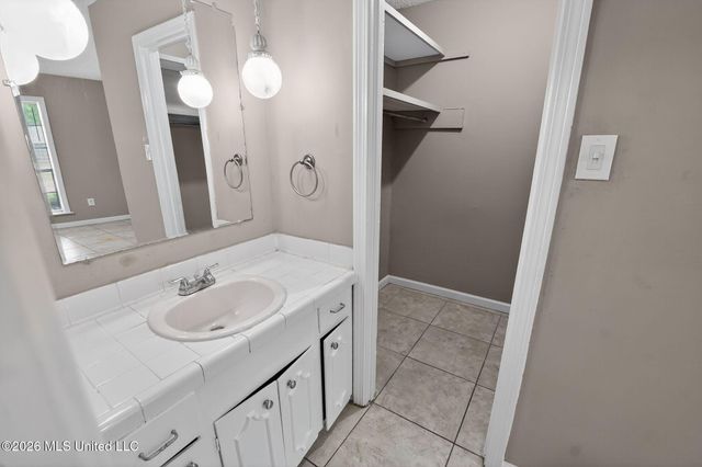 336 Foxboro Drive, Jackson, MS 39211