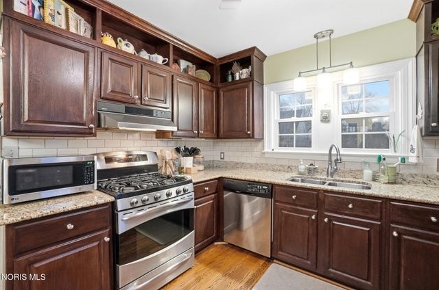 3324 Darlington Road, Ottawa Hills, OH 43606