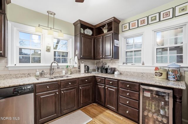 3324 Darlington Road, Ottawa Hills, OH 43606