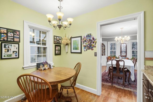 3324 Darlington Road, Ottawa Hills, OH 43606