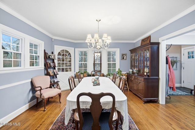 3324 Darlington Road, Ottawa Hills, OH 43606