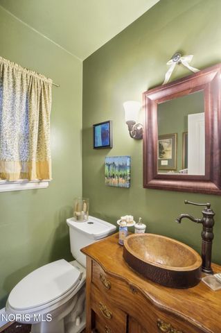 3324 Darlington Road, Ottawa Hills, OH 43606